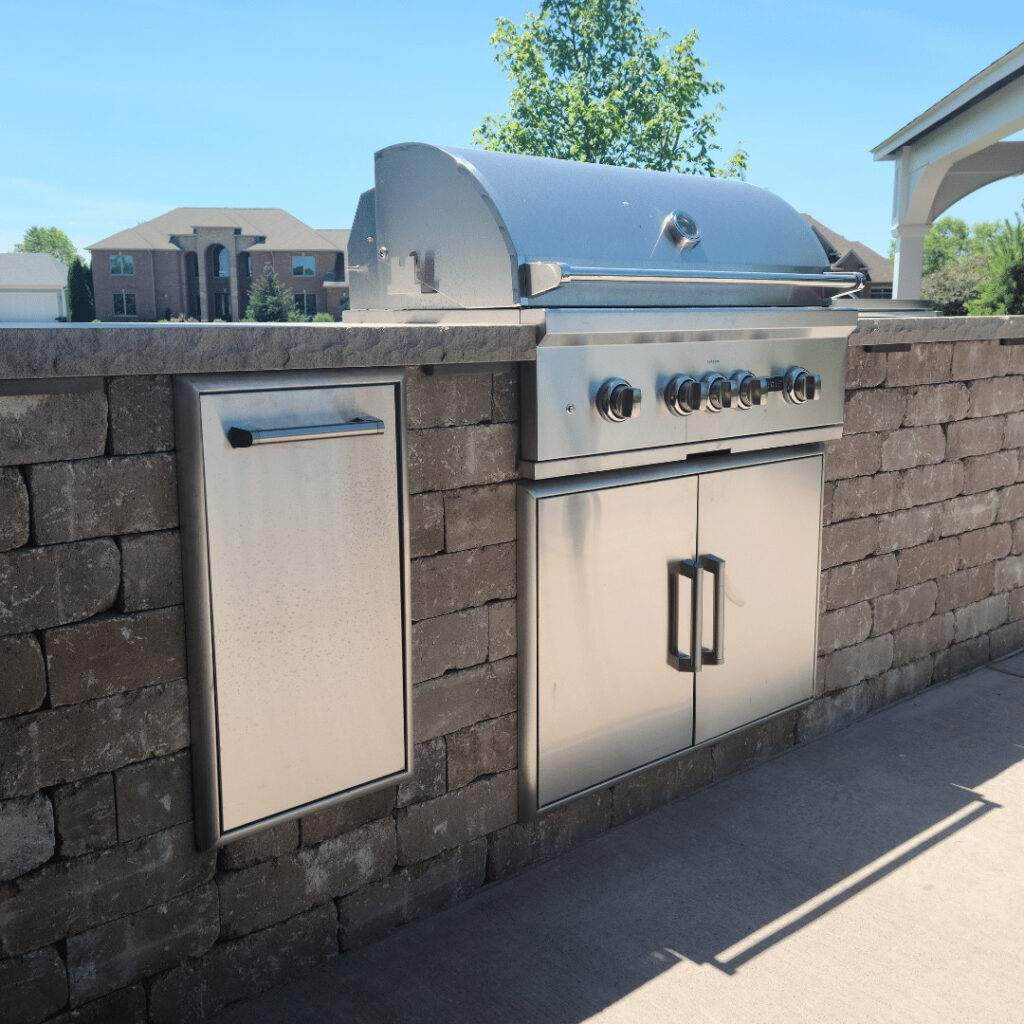 Be the envy of the neighborhood with an outdoor kitchen or outdoor grilling area. 
